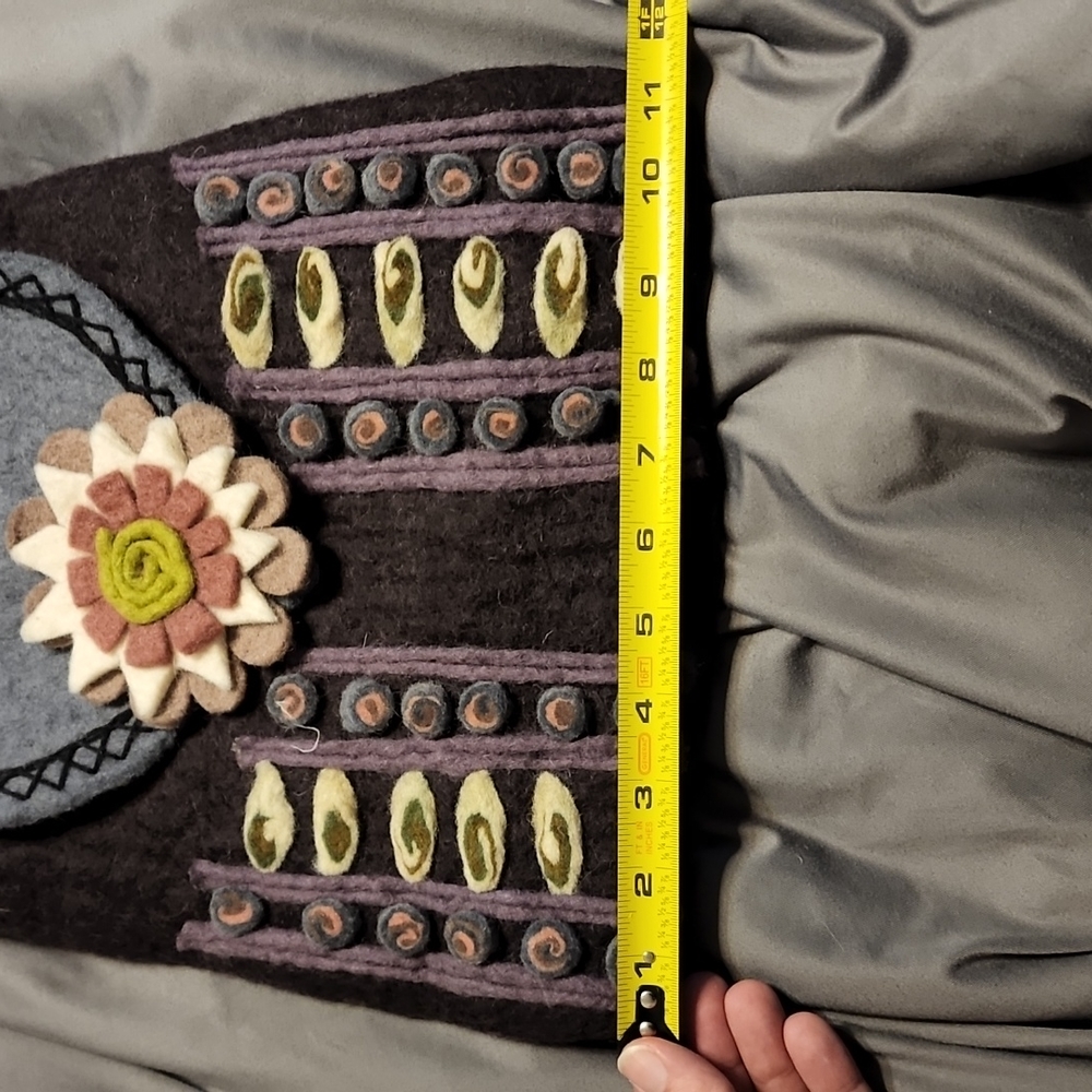 Handmade Wool Bag - Picture 4 of 11